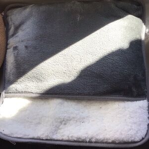 Electric heating foot pad